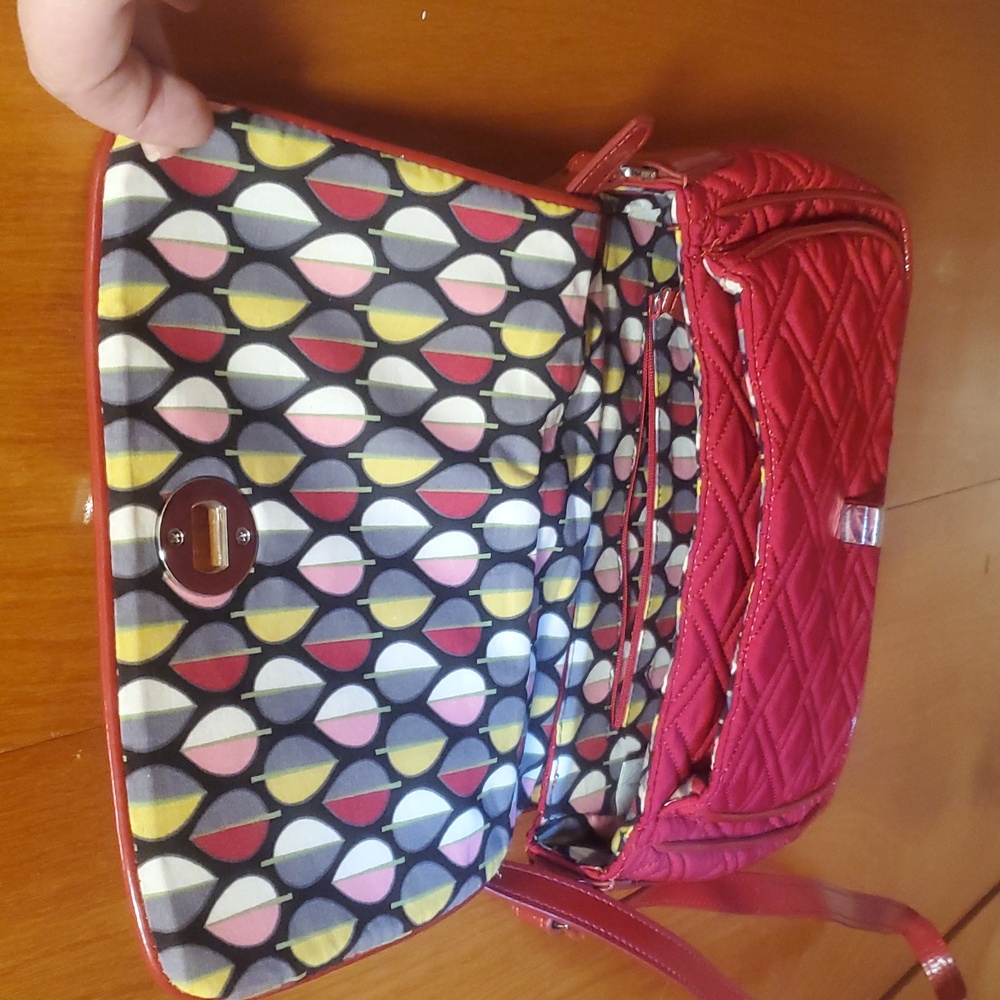 Vera Bradley Quilted Red Crossbody Bag NWNT - Picture 6 of 8
